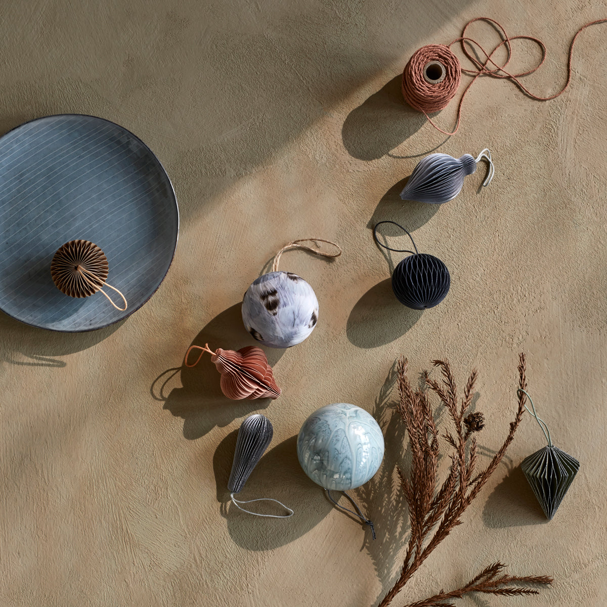 Broste Copenhagen Pompeian Red Deko Christmas mix paper Decorations