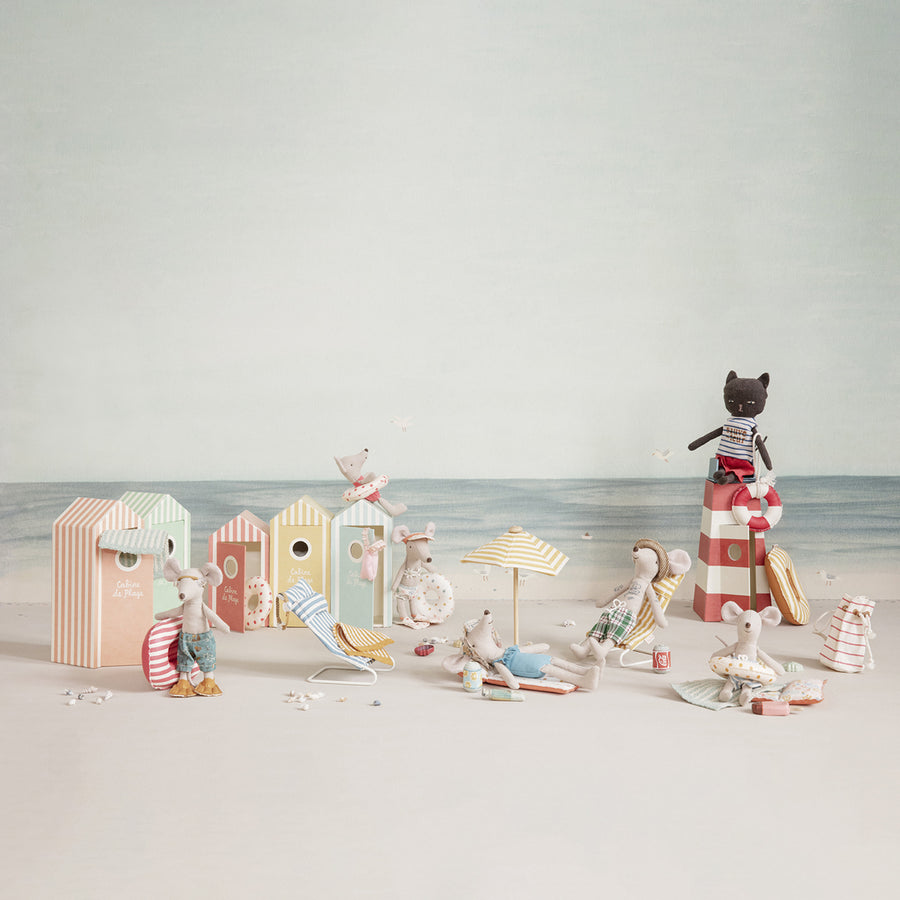 Maileg miniature dolls house Beach bag with essentials