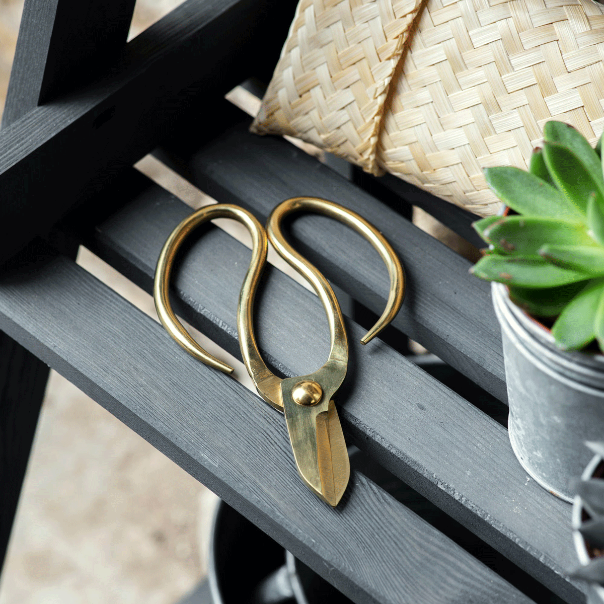 Garden Scissors in bamboo bag