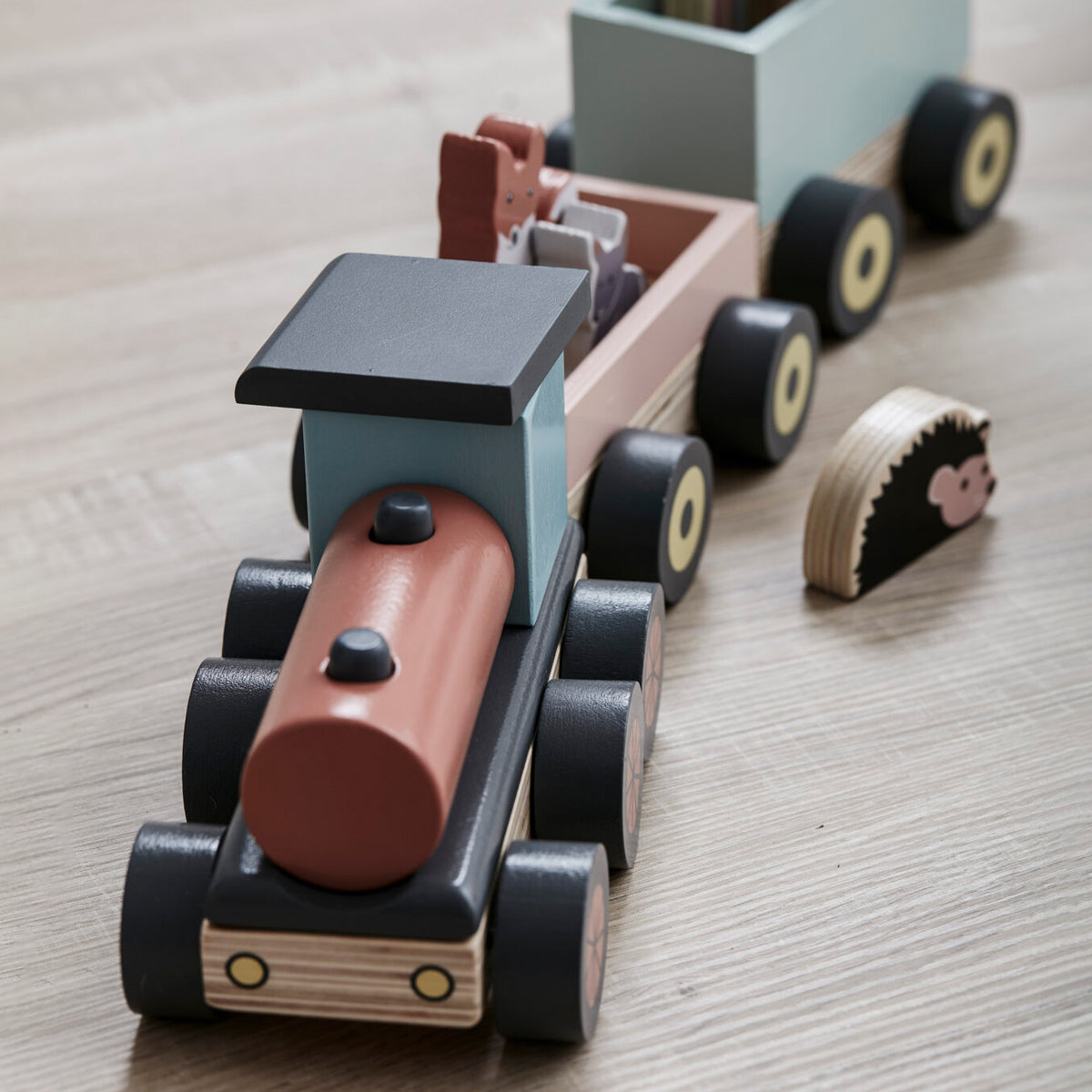 Animal wood train EDVIN
