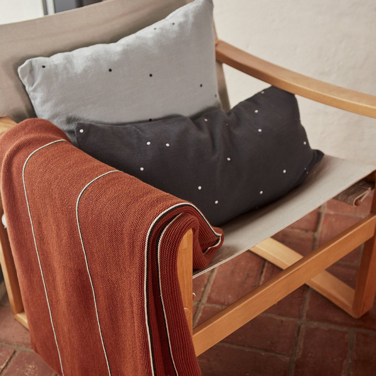 Kyoto Dot Cushion Long - Anthracite