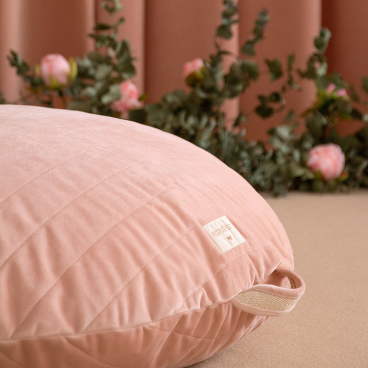 Nobodinoz Sahara floor cushion • velvet Bloom Pink 