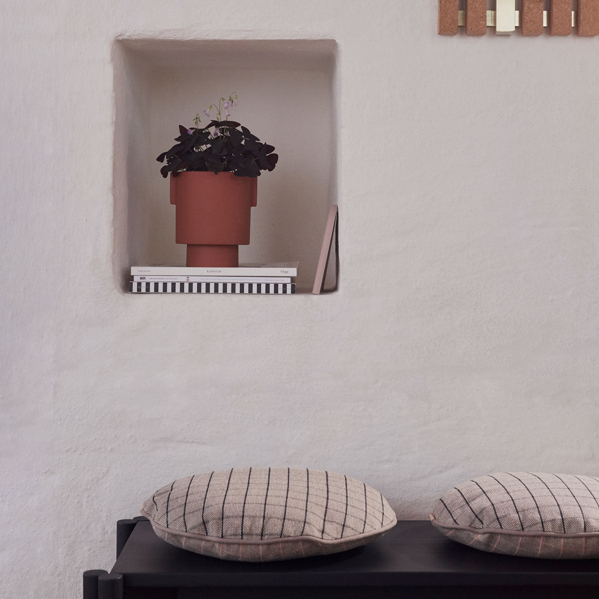 Inka Kana Pot - medium Sienna ceramic OYOY living design 